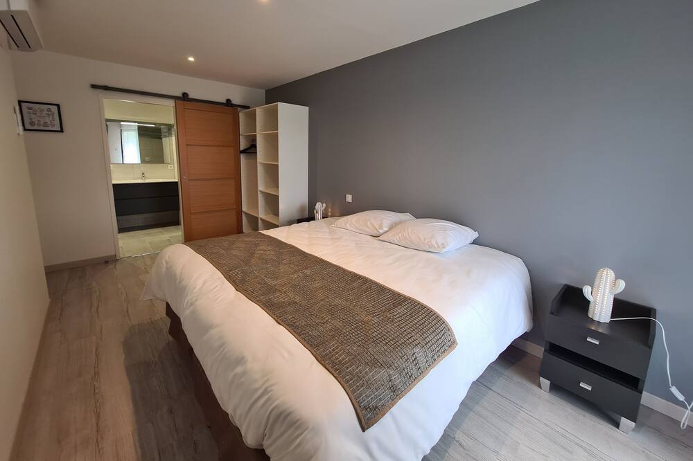 Photo of Bedroom in Othis