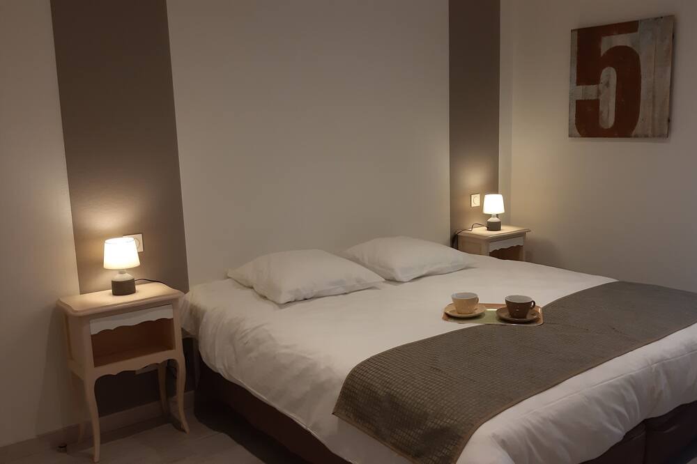 Photo of Bedroom in Othis