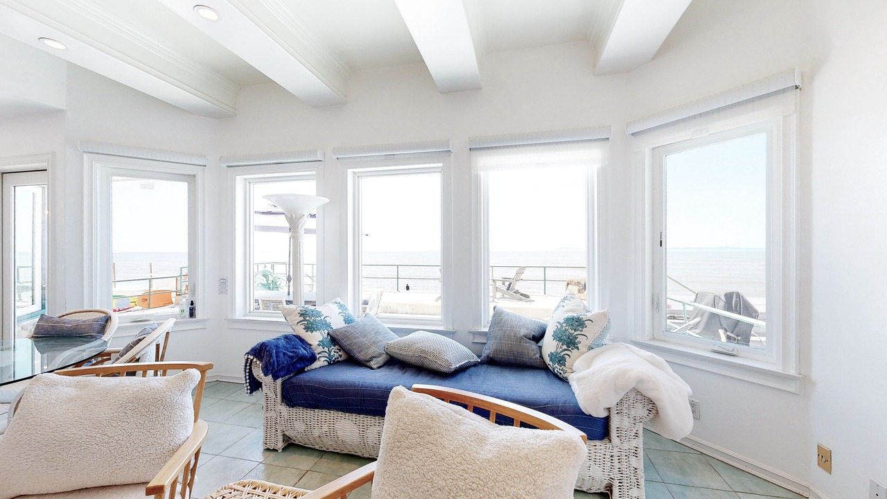 Photo of Livingroom in Faria Beach