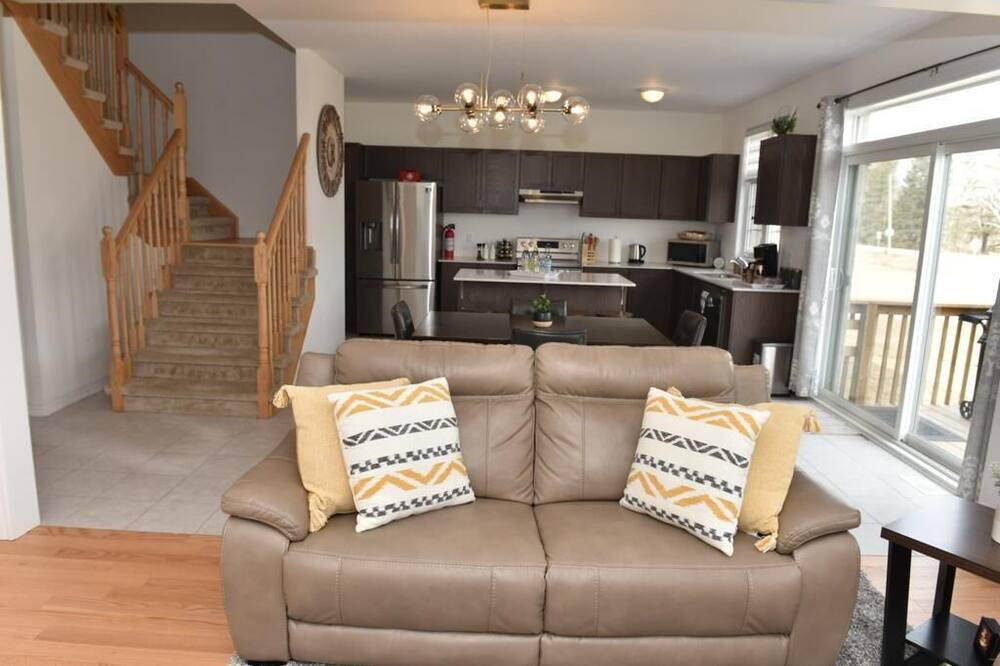 Photo of Livingroom in Carrying Place