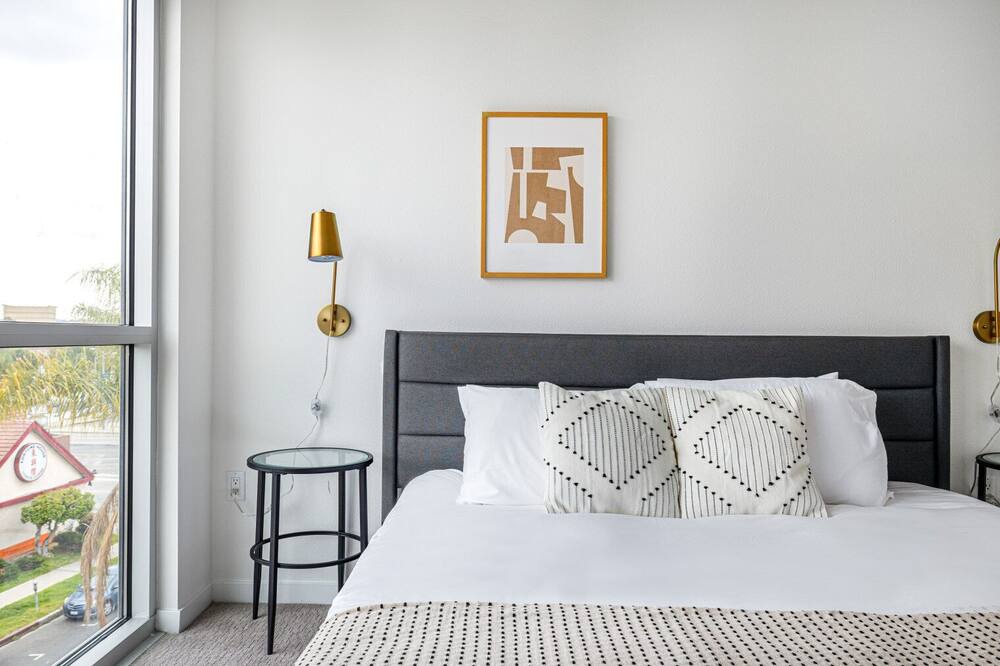 Photo of Bedroom in Carthay Circle