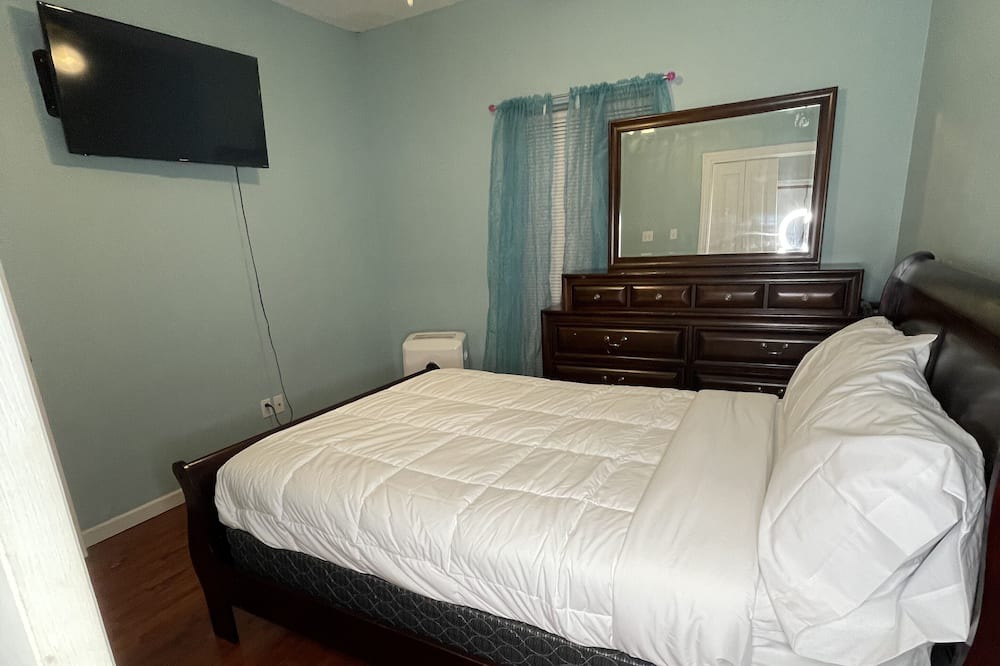 Photo of Bedroom in Port Allen