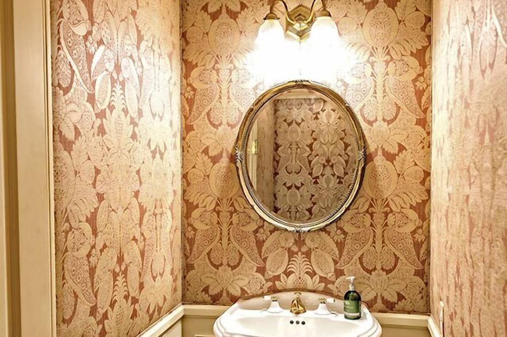 Photo of Bedroom in Hope Ranch