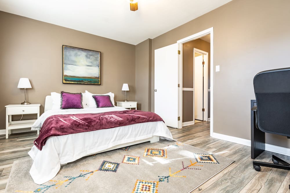 Photo of Bedroom in Northeast Alexandria