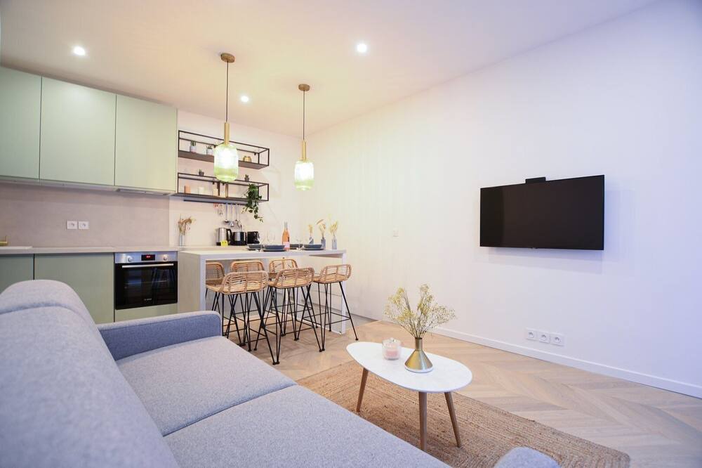 Photo of Livingroom in Quartier de la Plaine-de-Monceaux