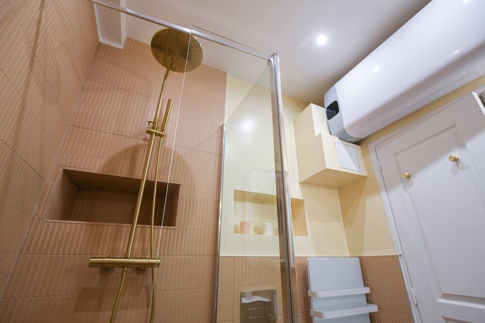Photo of Bedroom in Quartier de la Plaine-de-Monceaux