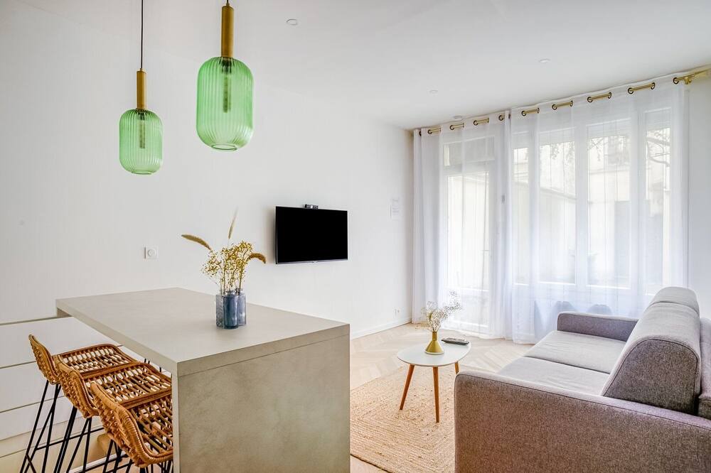 Photo of Livingroom in Quartier de la Plaine-de-Monceaux