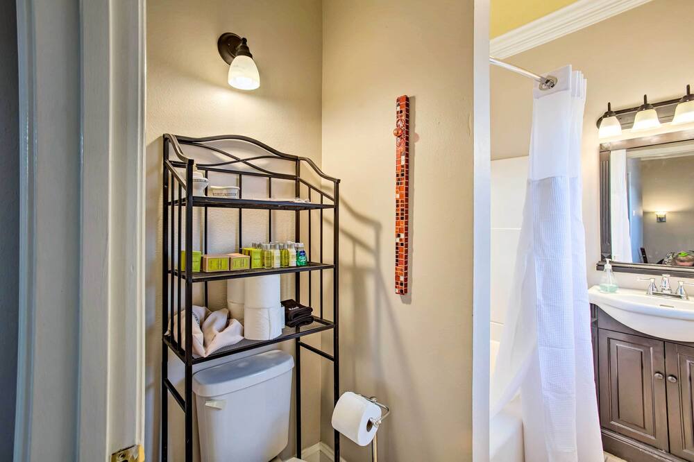 Photo of Bathroom in Faubourg Livaudais