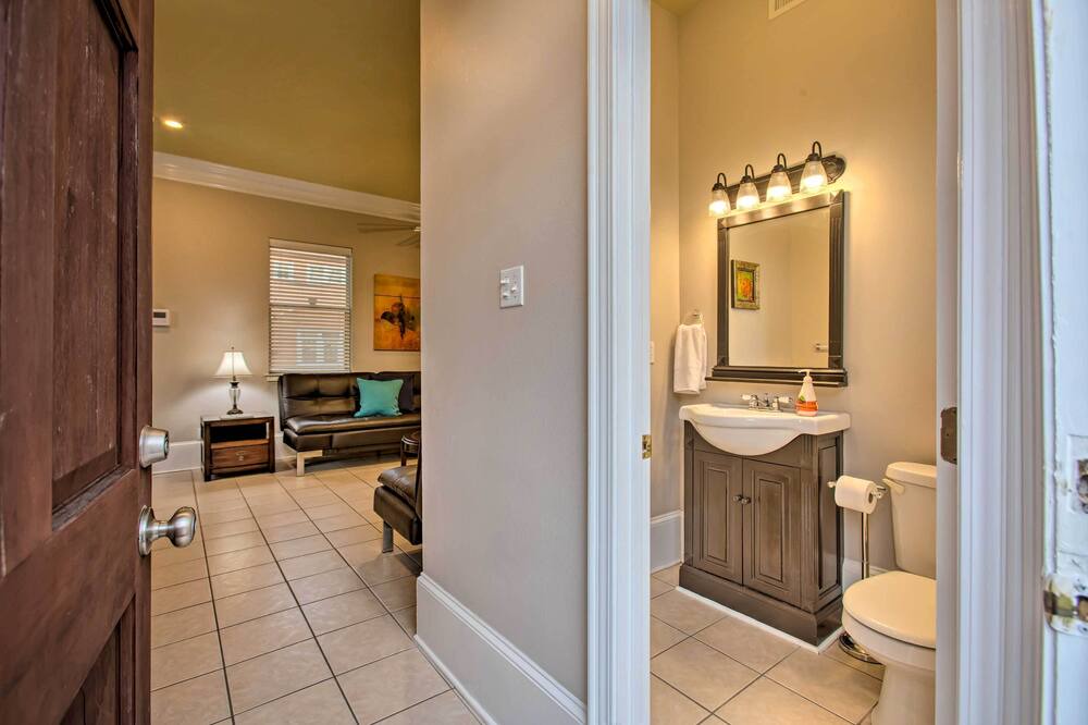 Photo of Bathroom in Faubourg Livaudais