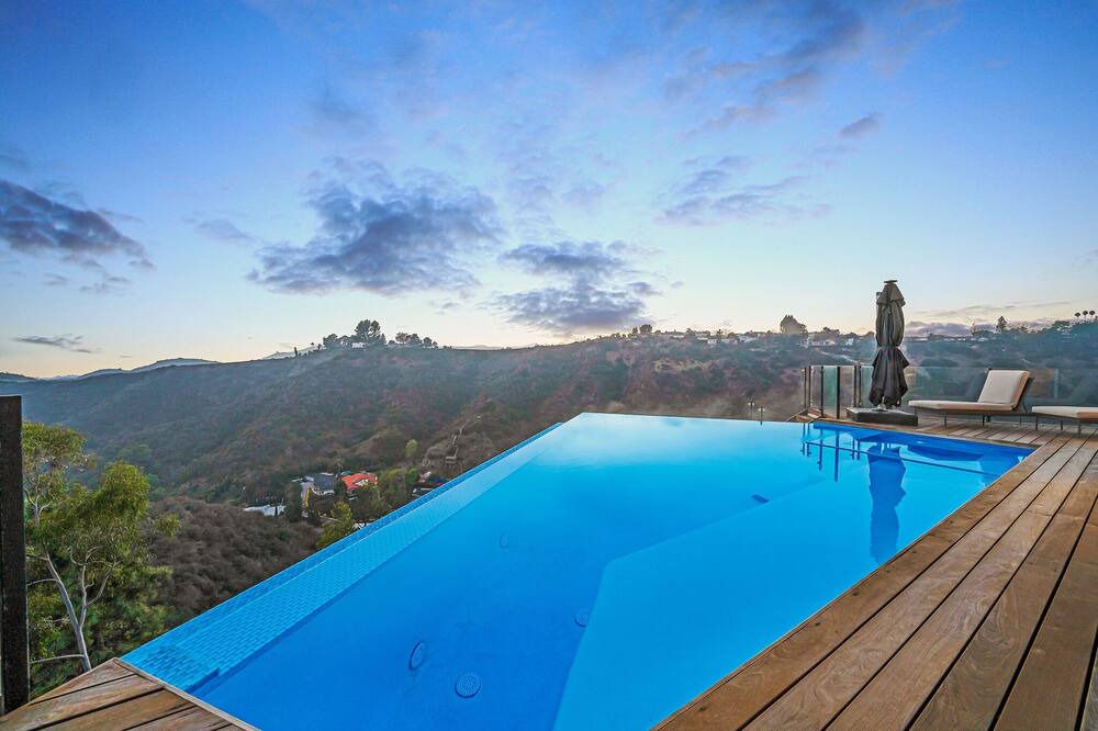 Photo of Others in Bel Air