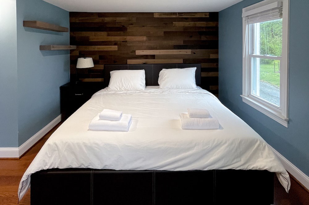 Photo of Bedroom in Piney Point