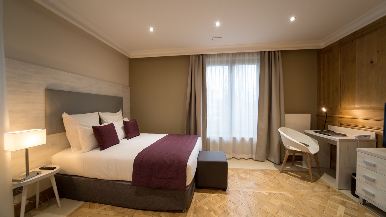 Photo of Bedroom in Saint-Cloud