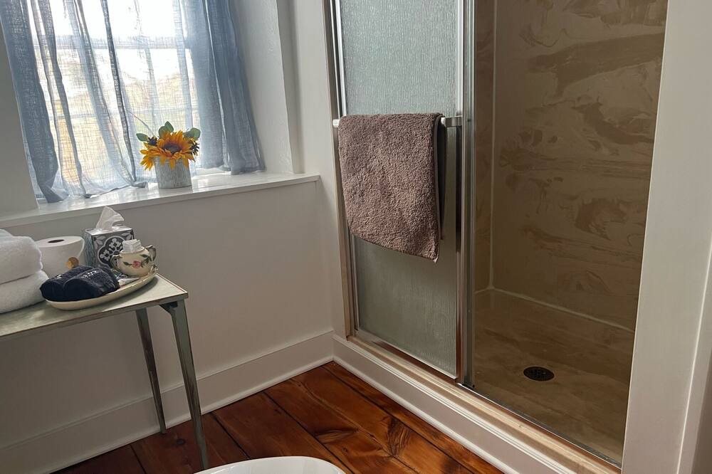 Photo of Bathroom in Hillsboro