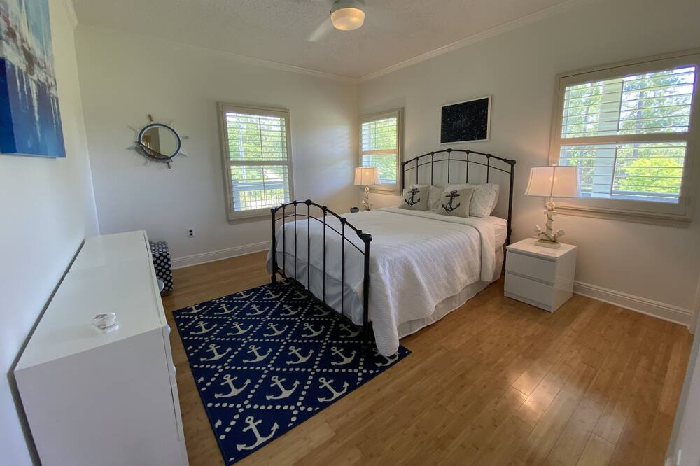 Photo of Bedroom in Shoreline Park