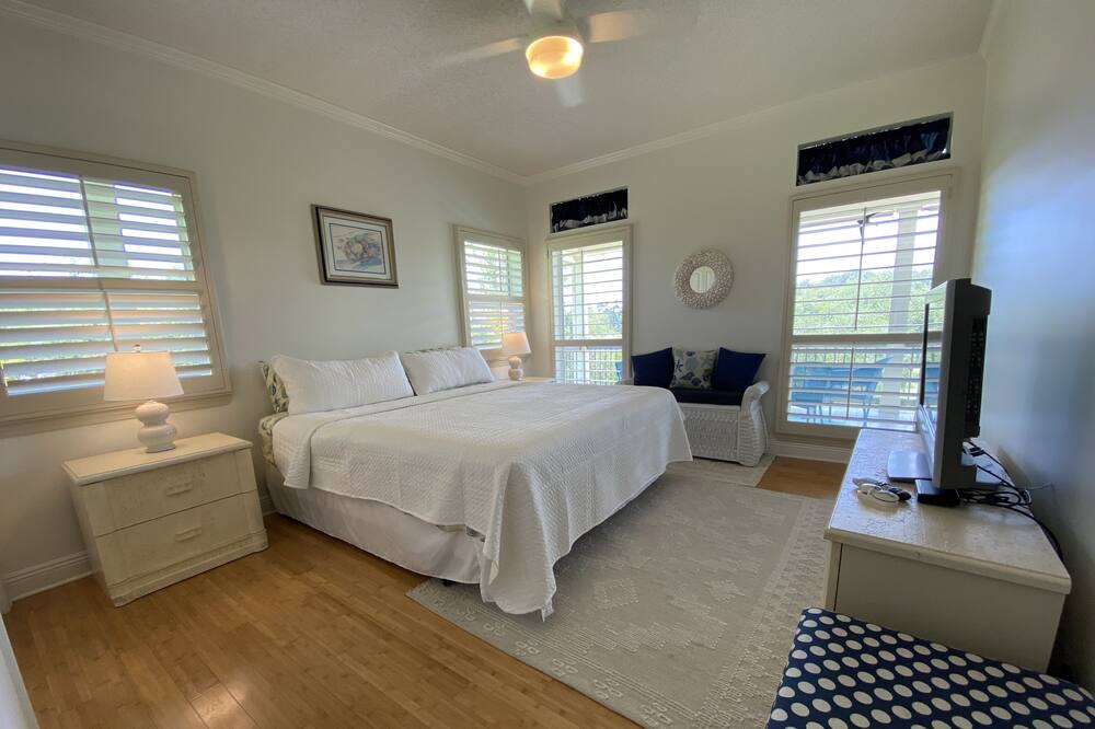 Photo of Bedroom in Shoreline Park