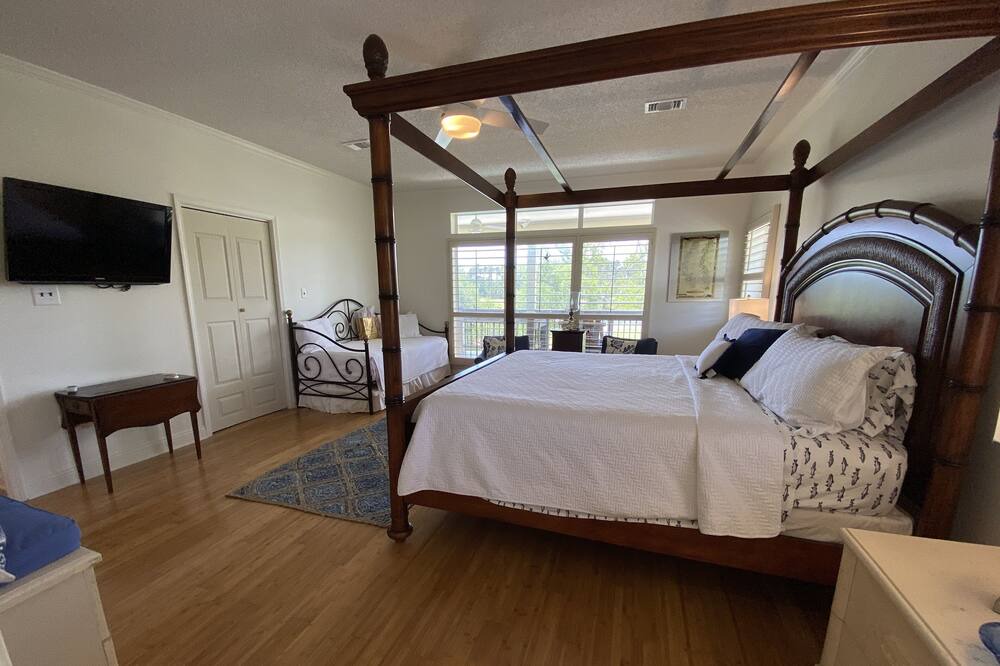Photo of Bedroom in Shoreline Park