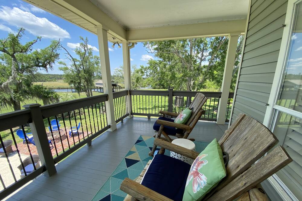 Photo of Patio Balcony in Shoreline Park