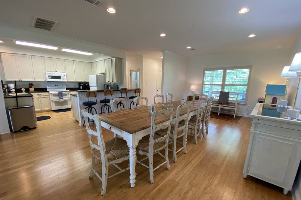 Photo of Kitchen in Shoreline Park