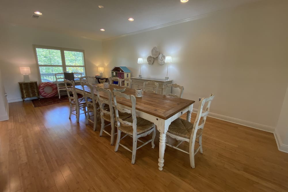 Photo of Kitchen in Shoreline Park