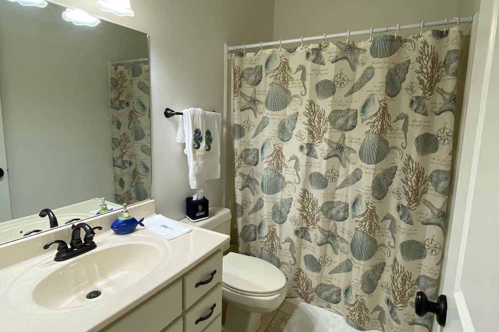 Photo of Bathroom in Shoreline Park