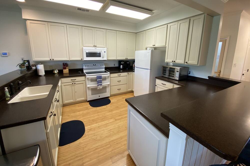 Photo of Kitchen in Shoreline Park