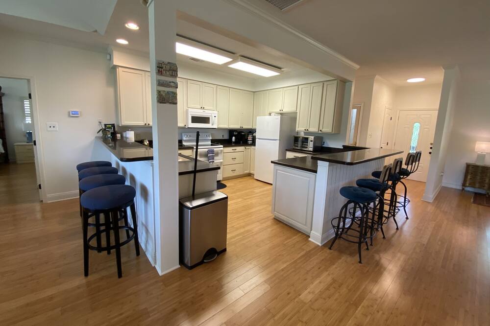 Photo of Kitchen in Shoreline Park
