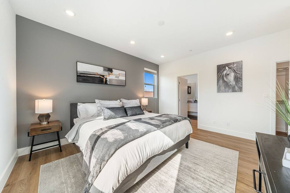 Photo of Bedroom in Valley Village