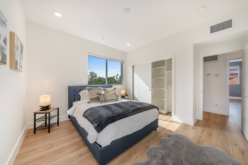 Photo of Bedroom in Valley Village