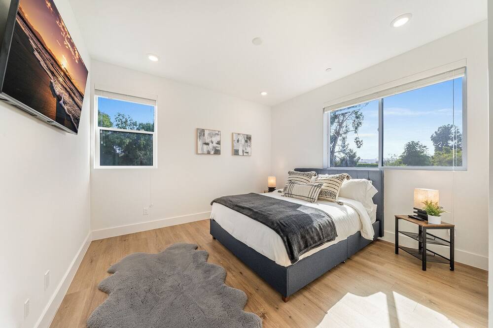 Photo of Bedroom in Valley Village