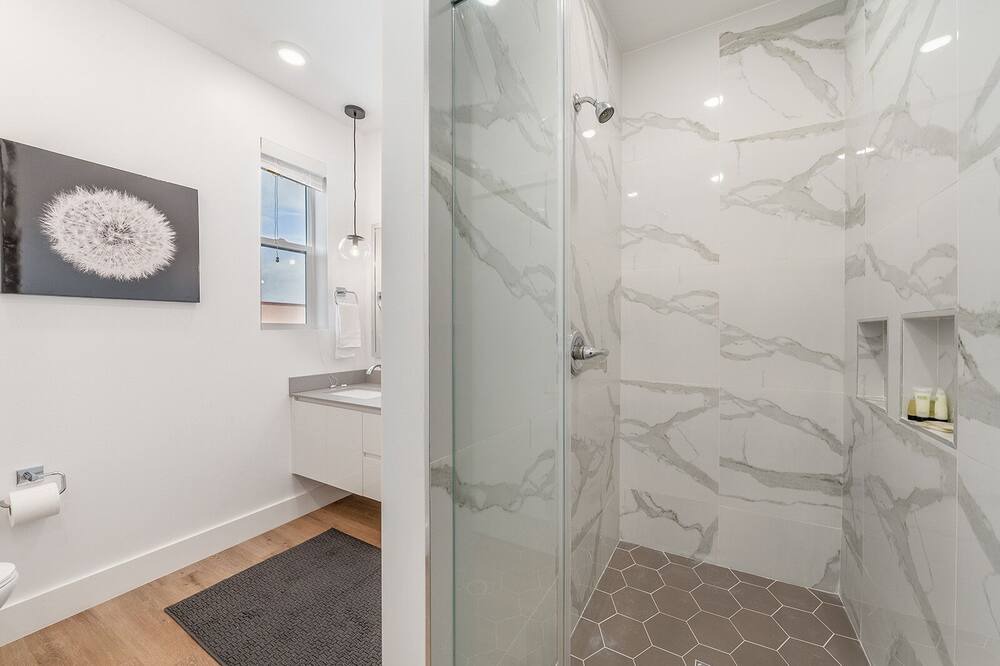 Photo of Bathroom in Valley Village