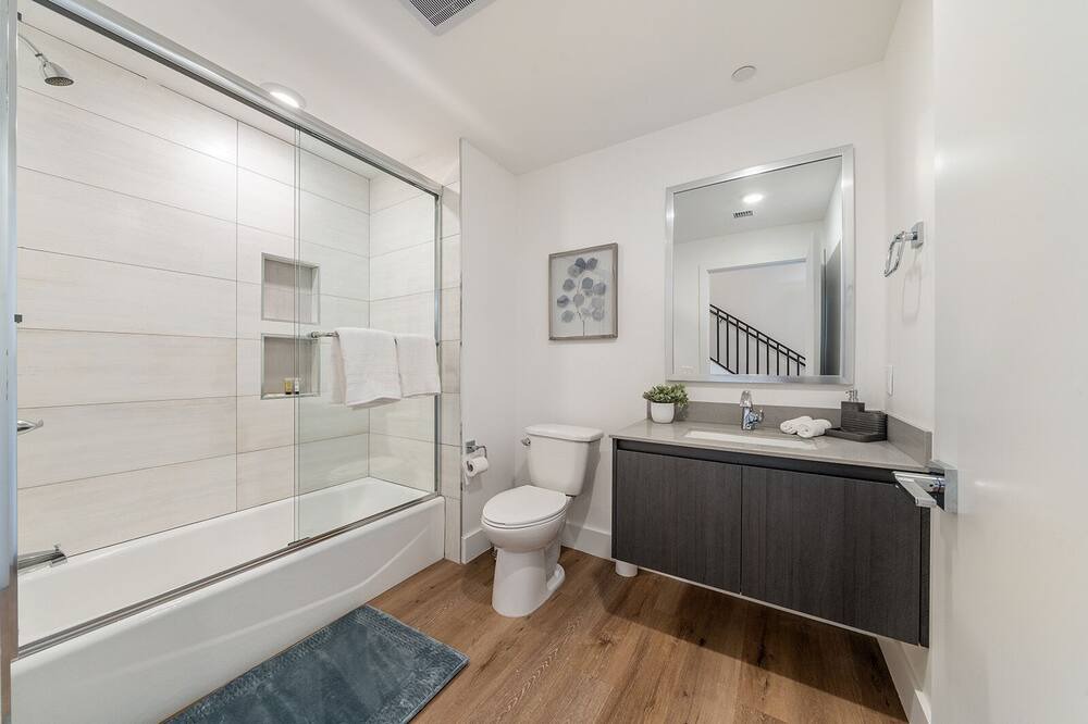 Photo of Bathroom in Valley Village