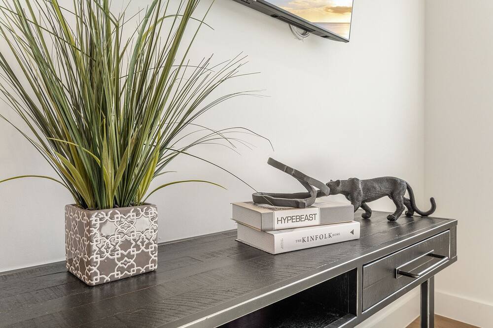 Photo of Bedroom in Valley Village
