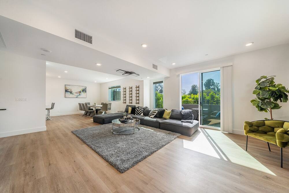 Photo of Livingroom in Valley Village