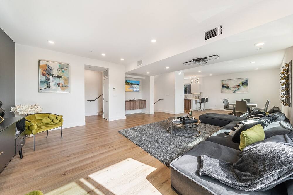 Photo of Livingroom in Valley Village