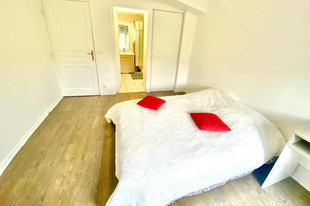 Photo of Bedroom in Saint-Witz