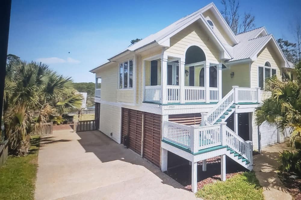 Photo of Outdoor in Gulf Park Estates