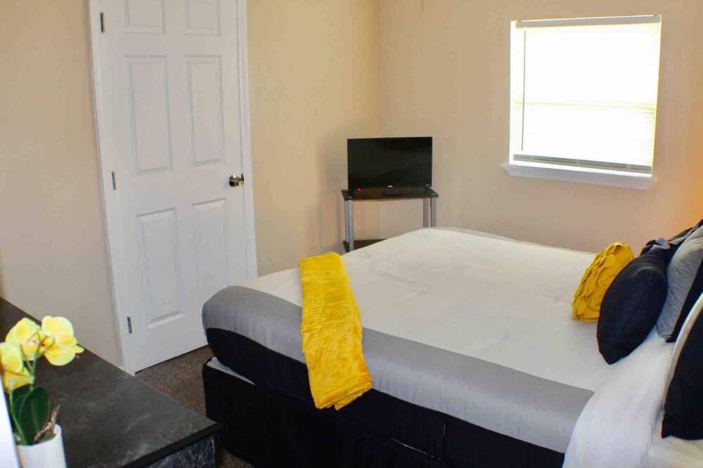 Photo of Bedroom in Gulfport