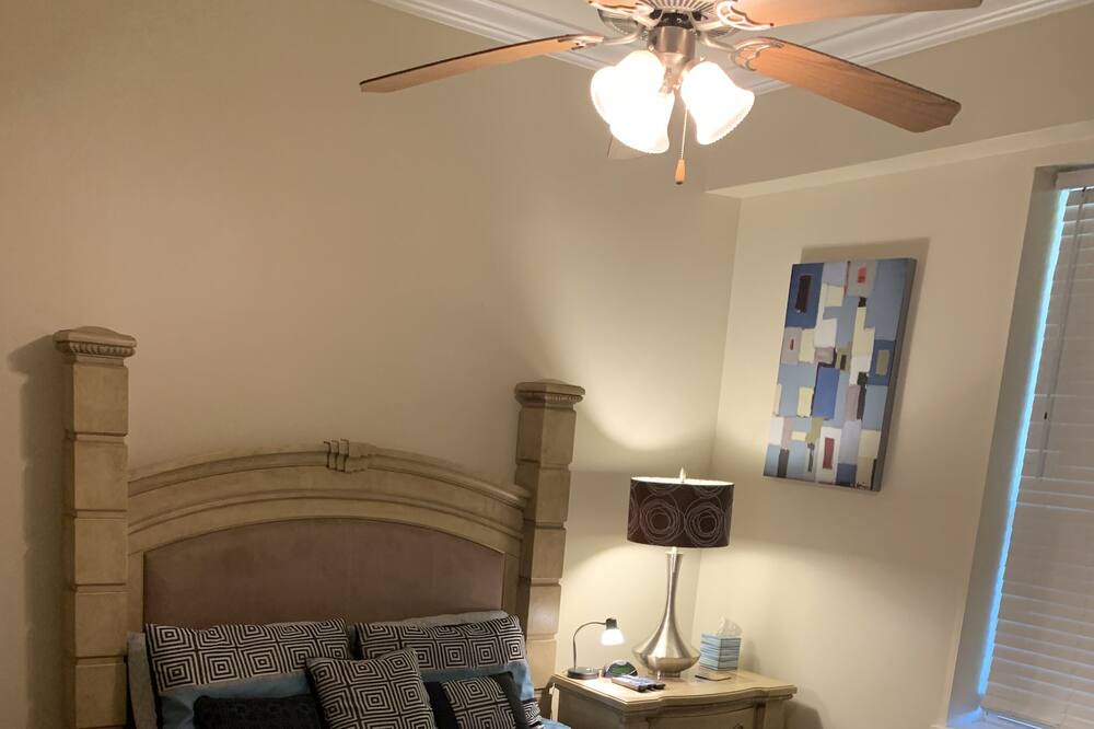 Photo of Bedroom in Henderson Point