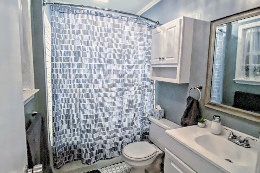 Photo of Bathroom in Ocean Springs