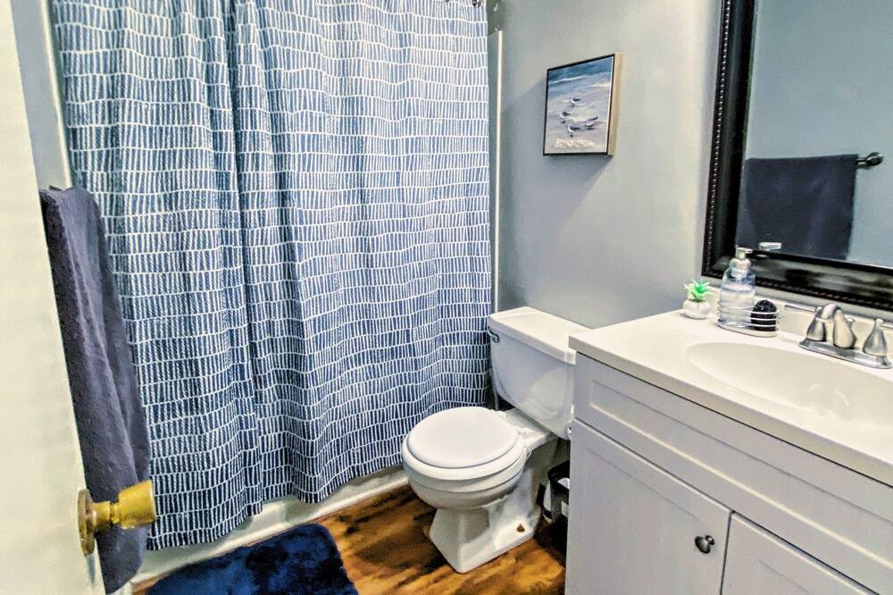 Photo of Bathroom in Ocean Springs