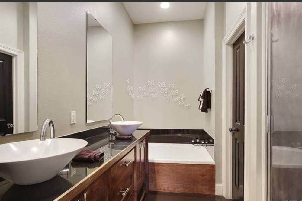 Photo of Bathroom in Shenandoah