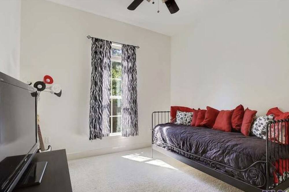 Photo of Bedroom in Shenandoah