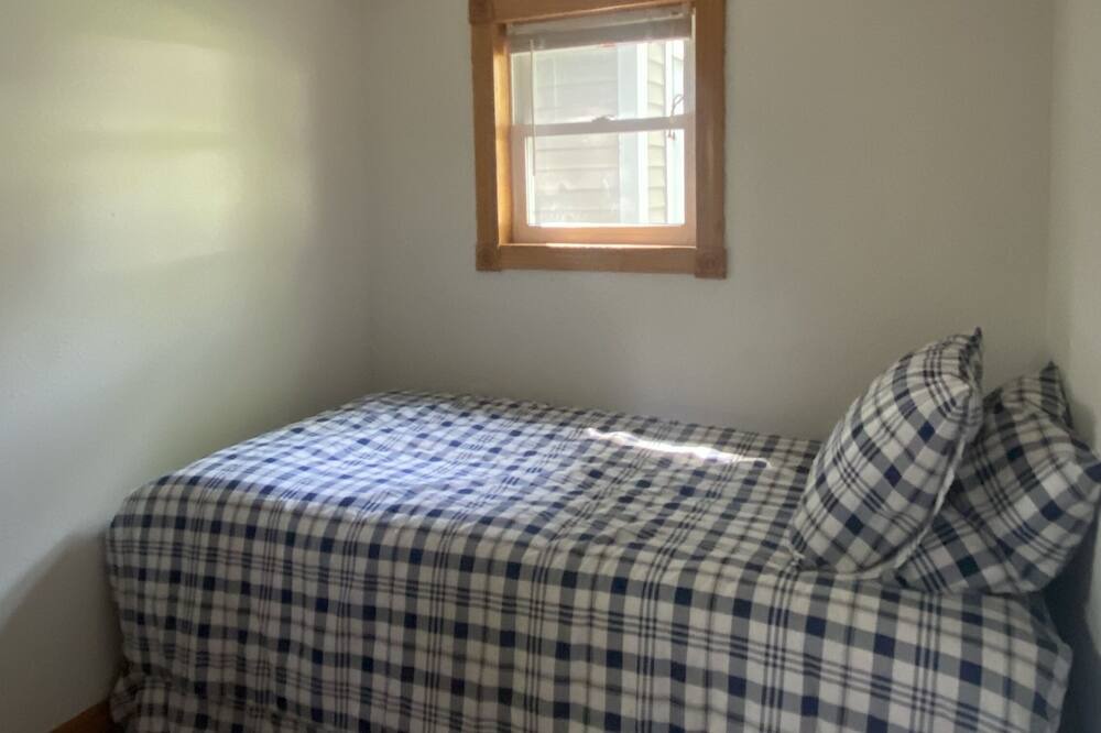 Photo of Bedroom in Alexandria