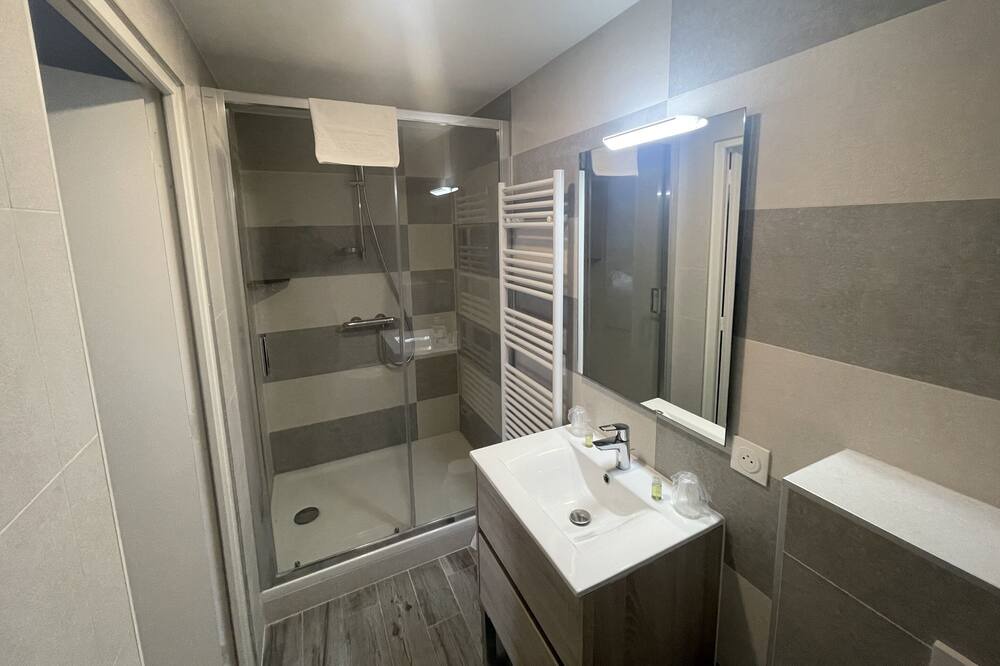 Photo of Bathroom in Le Thillay