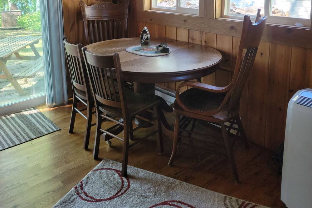 Photo of Kitchen in Melrude