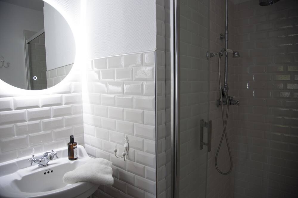 Photo of Bathroom in Maffliers