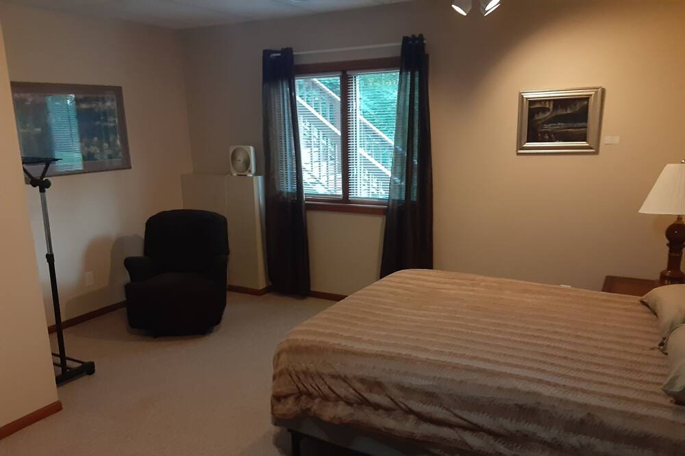 Photo of Bedroom in Alexandria