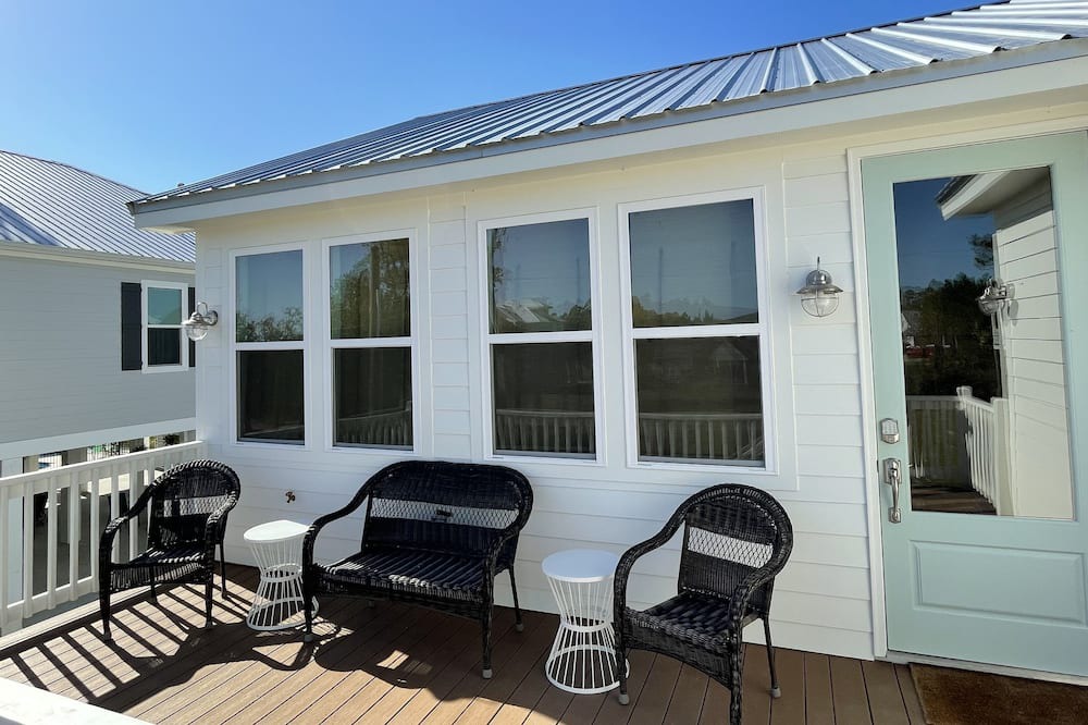 Photo of Patio Balcony in Waveland