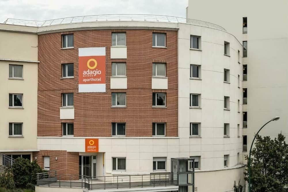 Photo of Outdoor in Le Port sous la Lune