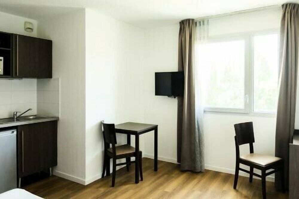 Photo of Bedroom in Le Port sous la Lune